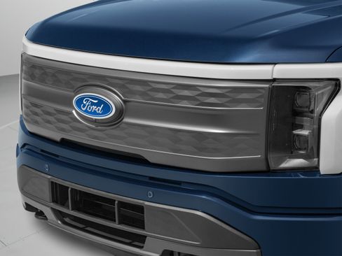 Used 2023 Ford F150 Lightning Lariat AWD/4WD image 91