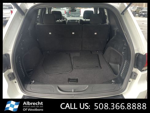 Used 2020 Jeep Grand Cherokee Laredo image 15