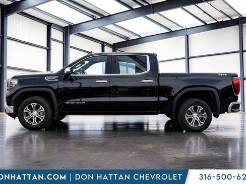 Used 2025 GMC Sierra 1500 SLT AWD/4WD image 2