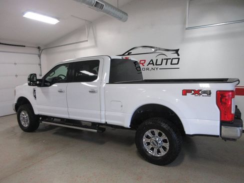 Used 2018 Ford F250 XLT w/ XLT Premium Package image 3