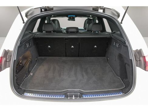 Used 2025 Mercedes-Benz GLC 300 image 30