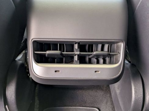 Used 2021 Tesla Model Y Long Range AWD/4WD image 19