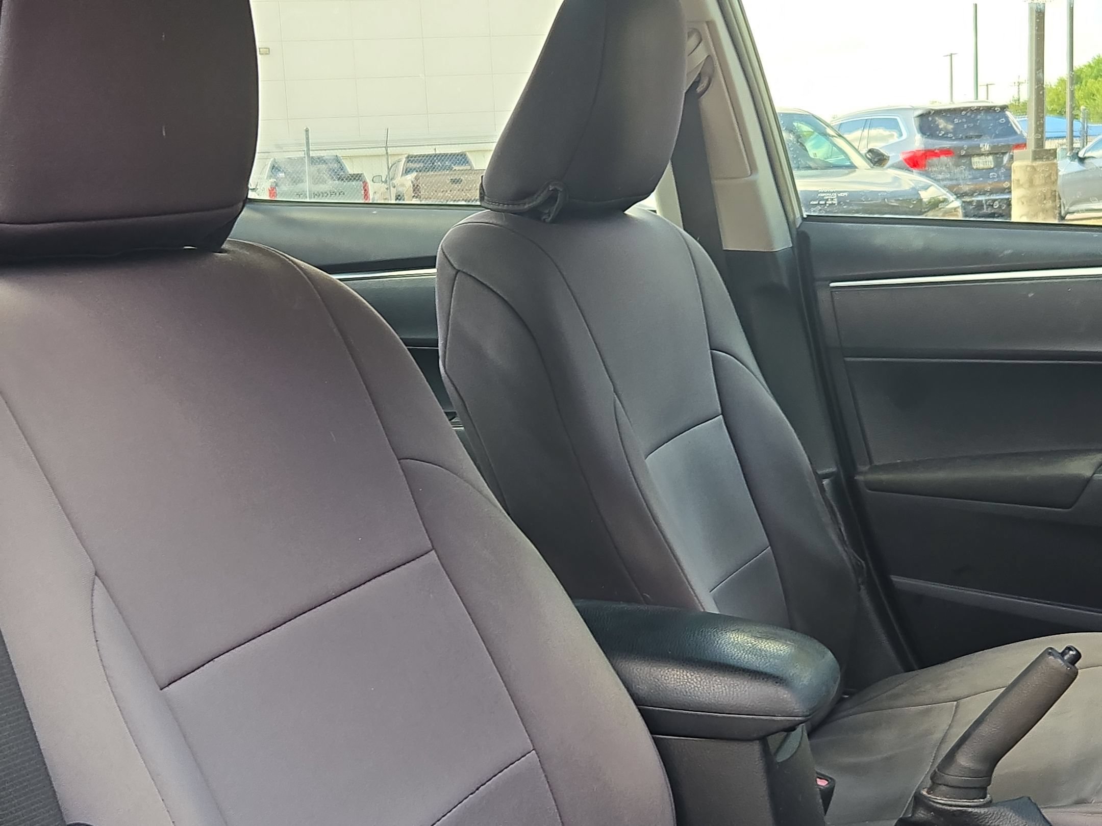 Used 2014 Toyota Corolla L FWD image 29