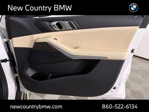 Used 2022 BMW X5 xDrive40i w/ Premium Package AWD/4WD image 19