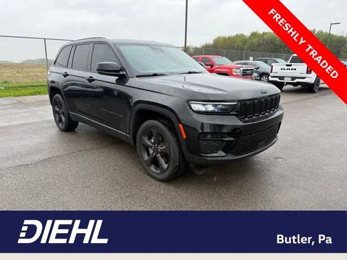 Used 2023 Jeep Grand Cherokee Laredo AWD/4WD image 1