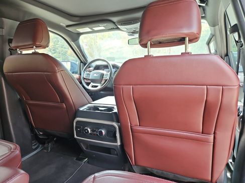 Used 2024 Ford Expedition Limited image 18