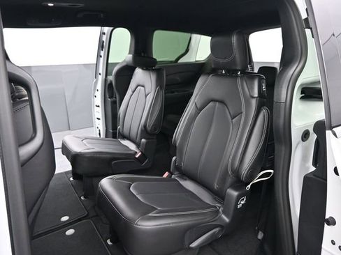 New 2026 Chrysler Voyager LX image 13