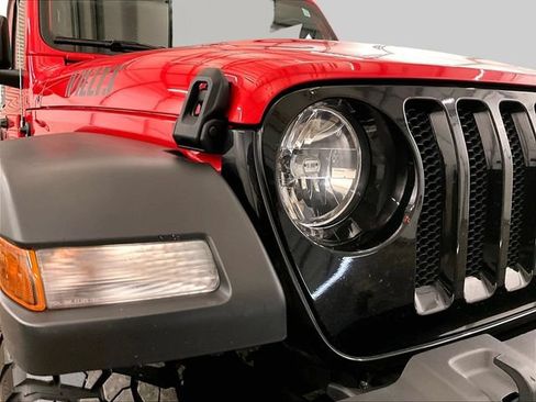 Used 2022 Jeep Wrangler Sport AWD/4WD image 27