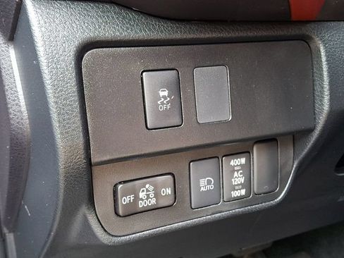 Used 2020 Toyota Tacoma TRD Sport AWD/4WD image 25