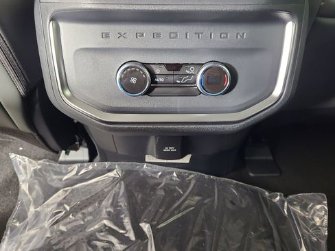 New 2026 Ford Expedition Active AWD/4WD image 17
