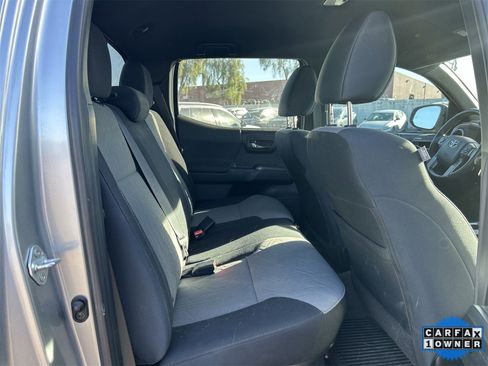 Used 2021 Toyota Tacoma TRD Off-Road w/ Technology Package image 12