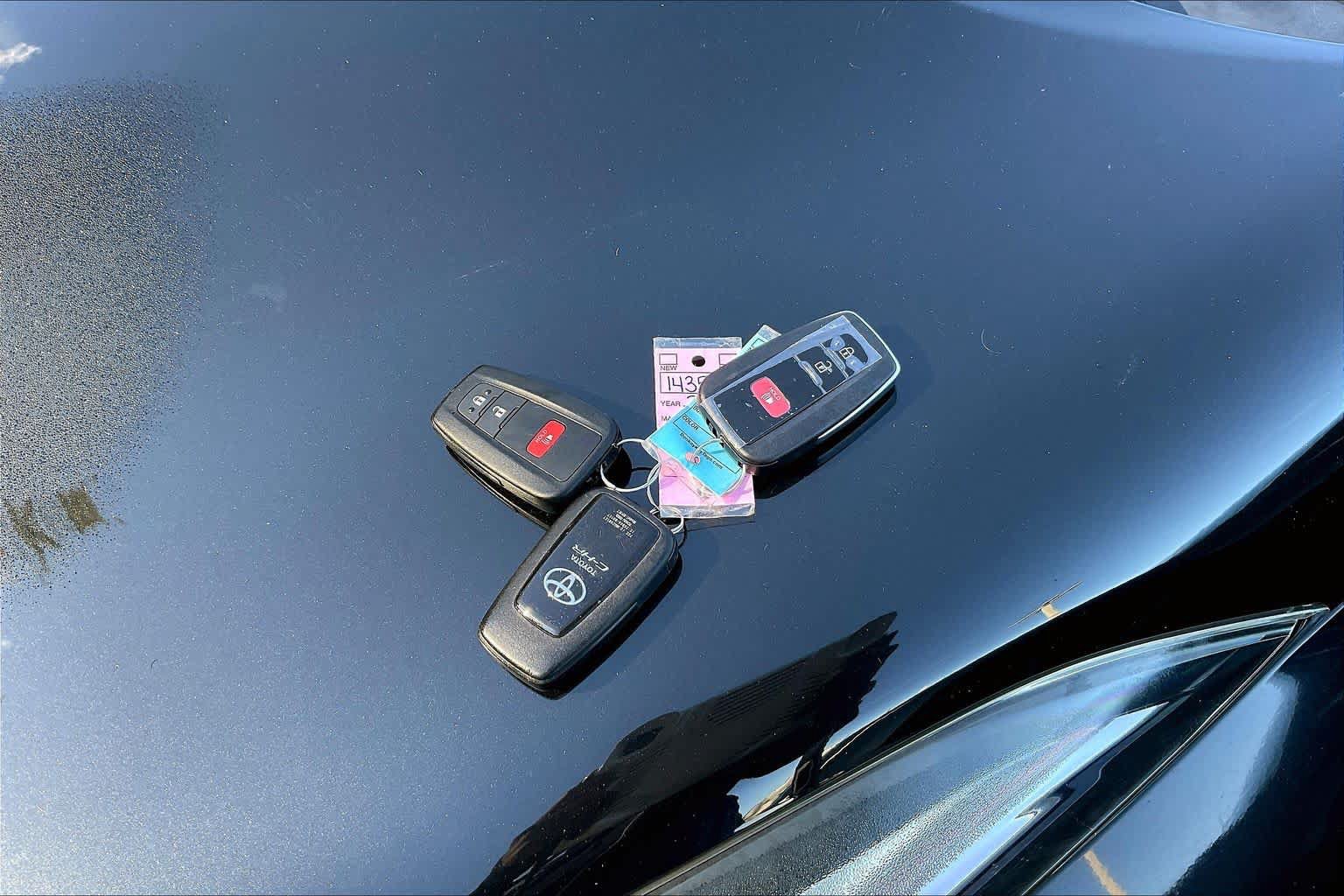Used 2022 Toyota C-HR XLE FWD image 14