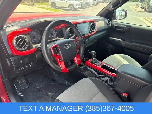 Used 2020 Toyota Tacoma TRD Off-Road w/ Technology Package AWD/4WD image 15