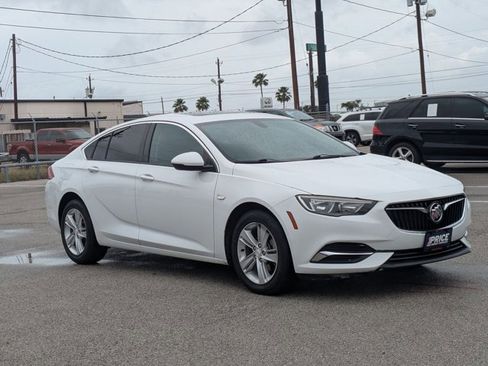 Used 2018 Buick Regal Preferred w/ Sights and Sounds Package FWD image 3