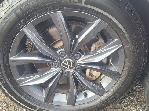 Used 2022 Volkswagen Tiguan SE image 46