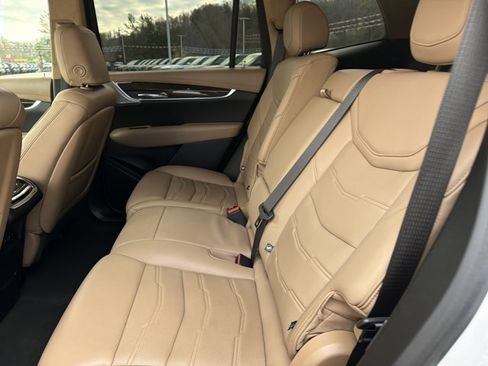Used 2023 Cadillac XT6 Premium Luxury w/ Platinum Package AWD/4WD image 13