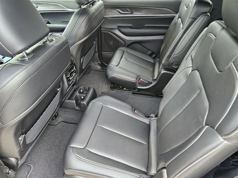 New 2025 Jeep Grand Cherokee L Limited image 30