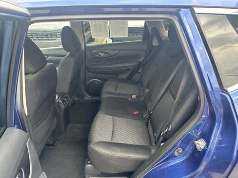 Used 2020 Nissan Rogue SV FWD image 28