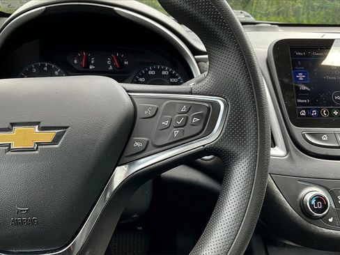 Used 2023 Chevrolet Malibu LT image 11