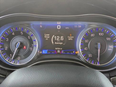 Used 2019 Chrysler 300 Limited image 10