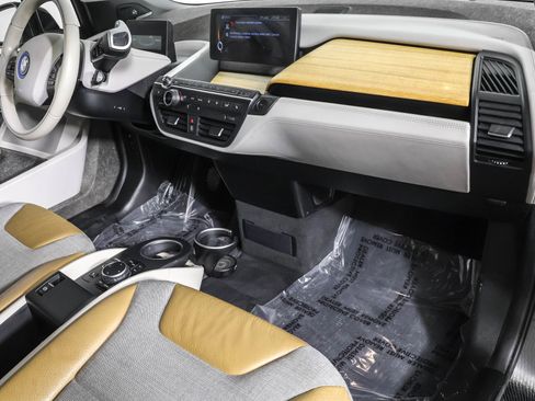 Used 2015 BMW i3 w/ Range Extender image 39