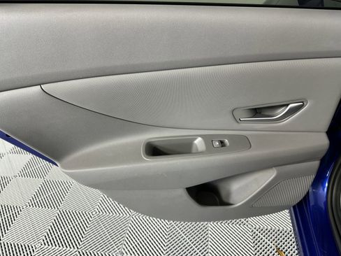 Used 2023 Hyundai Elantra SEL w/ Convenience Package image 30