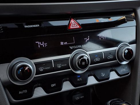 Used 2019 Hyundai Elantra Limited FWD image 10