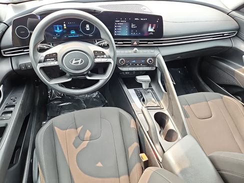 Used 2024 Hyundai Elantra SEL FWD image 10