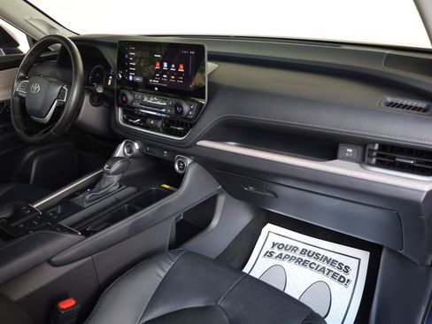 Used 2025 Toyota Grand Highlander AWD image 34