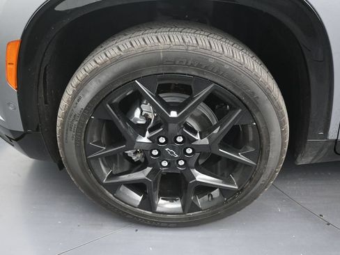 Used 2026 Chevrolet Traverse RS FWD image 9