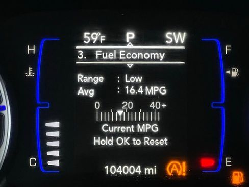 Used 2022 Chrysler Voyager LX image 26