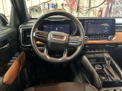 Certified 2024 GMC Canyon AT4 image 16