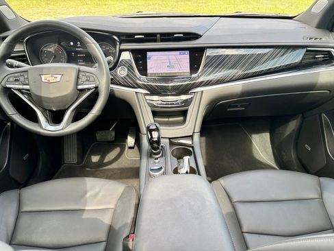 Used 2025 Cadillac XT6 Premium Luxury w/ Technology Package FWD image 12