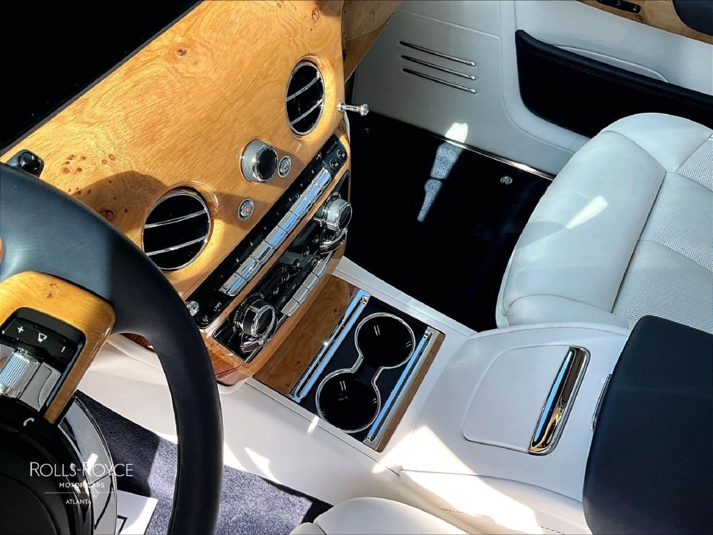Certified 2026 Rolls-Royce Phantom Sedan RWD image 15