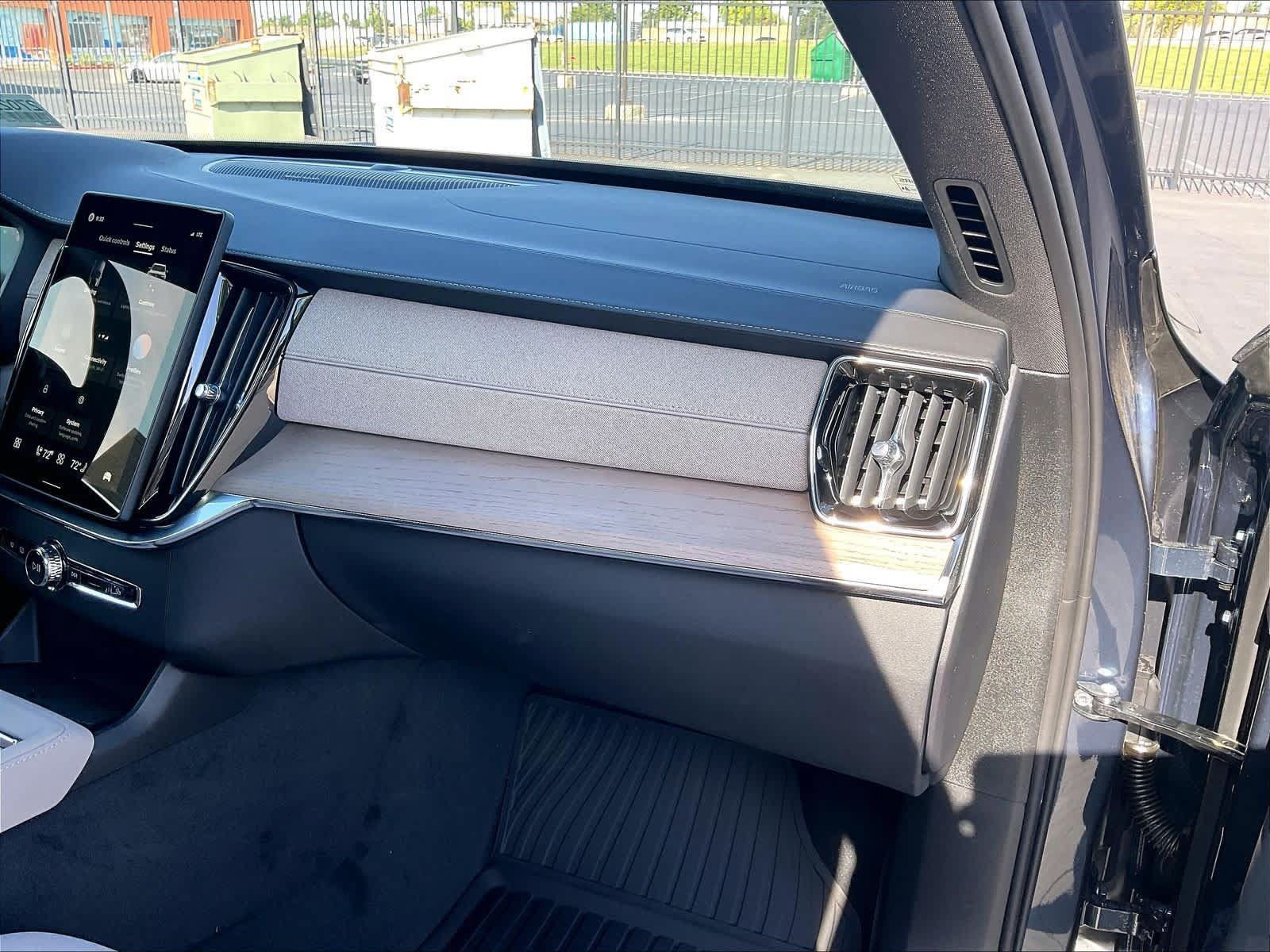 New 2027 Volvo XC90 B6 Plus AWD/4WD image 29