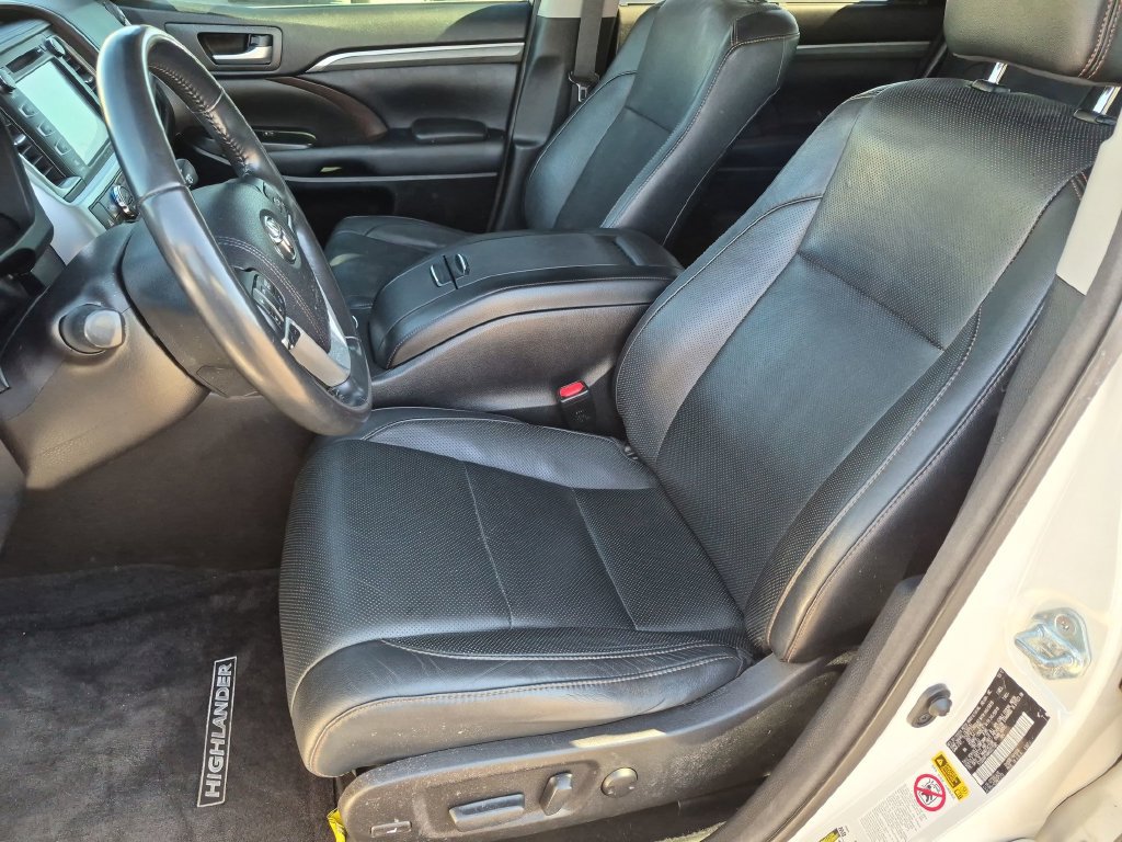 Used 2017 Toyota Highlander Limited AWD/4WD image 15
