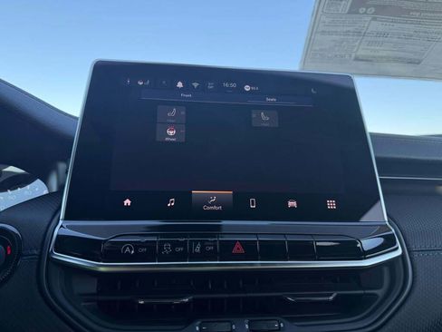 New 2026 Jeep Compass Latitude image 33