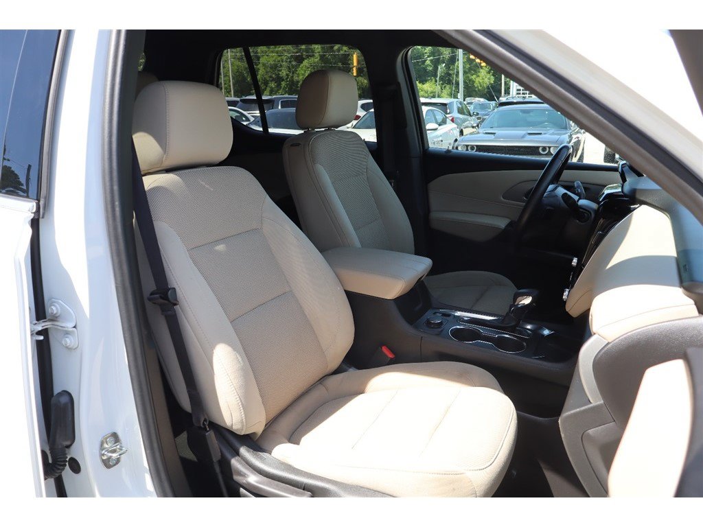Used 2023 Chevrolet Traverse LT w/ LPO, Cargo Package AWD/4WD image 33