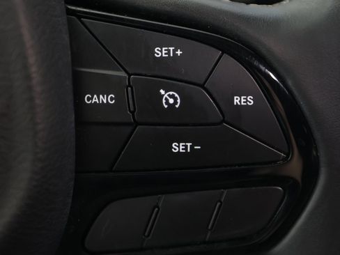 Used 2018 Chrysler Pacifica Touring Plus w/ S Appearance Package image 26