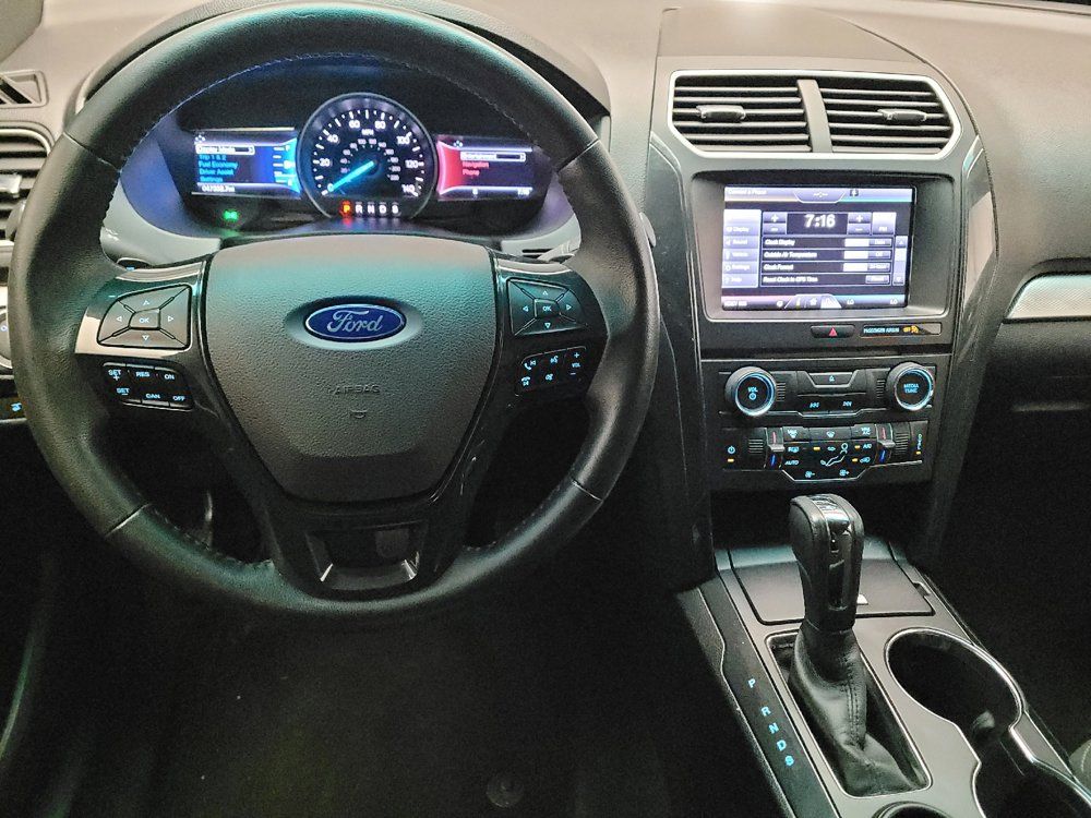 Used 2016 Ford Explorer XLT w/ Equipment Group 201A FWD image 22