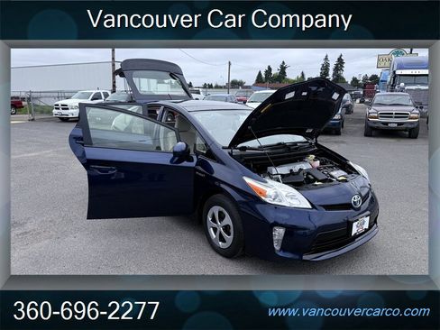 Used 2012 Toyota Prius Three w/ Solar Roof Pkg FWD image 31