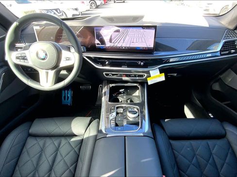 Used 2026 BMW X5 M60i image 5