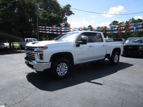 Used 2023 Chevrolet Silverado 2500 LTZ w/ LTZ Convenience Package image 3