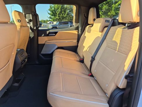 Used 2026 GMC Sierra EV Denali AWD/4WD image 33