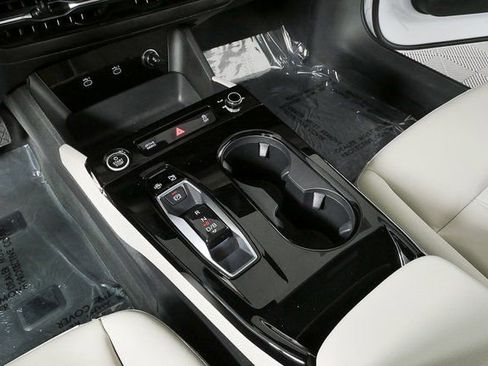 Certified 2025 Audi A6 e-tron Premium Plus w/ Ultra Package image 17