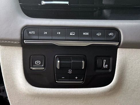 Used 2024 Cadillac Escalade Premium Luxury Platinum image 30