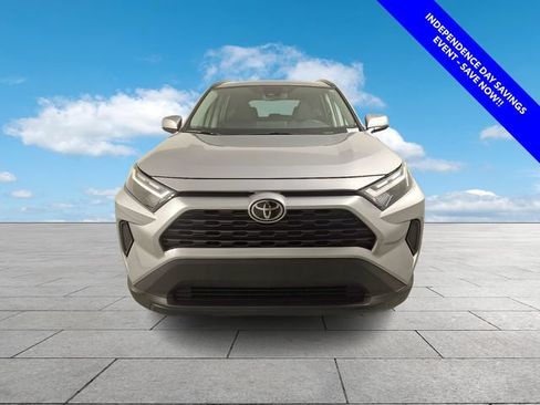 Used 2025 Toyota RAV4 XLE w/ Convenience Package FWD image 3
