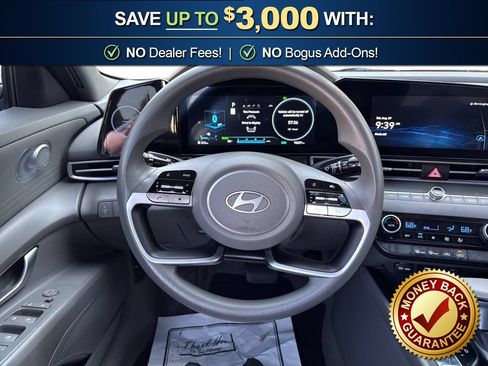 Used 2024 Hyundai Elantra Blue FWD image 17