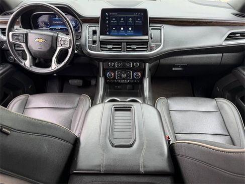 Used 2023 Chevrolet Suburban Premier image 12