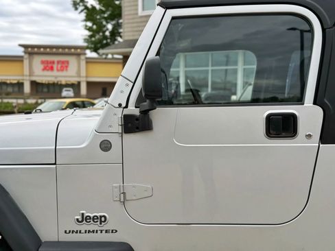 Used 2004 Jeep Wrangler 4WD image 38